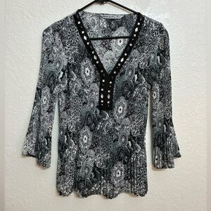 Signature by Larry Levine Monochrome Paisley Blouse